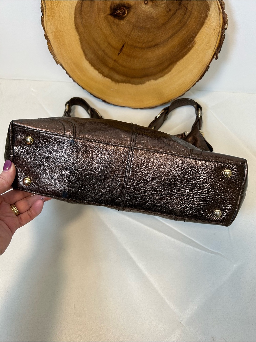 The SAK Metallic Bronze Leather Shoulder Bag medium slouchy hobo style - Picture 3 of 9